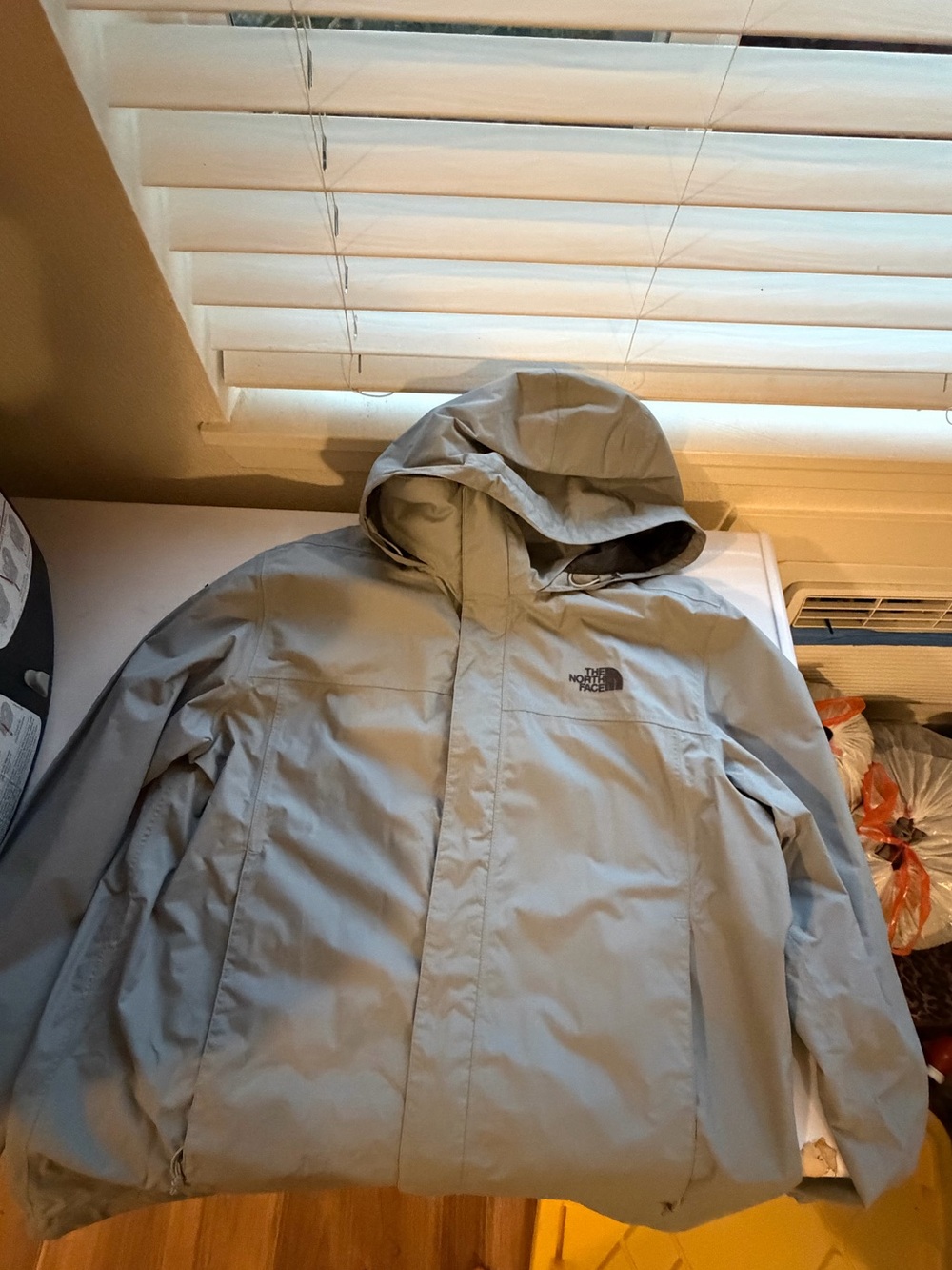 Men’s NorthFace rain coat